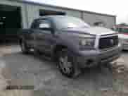 2013 Toyota Tundra Limited z VIN 5TFBY5F19DX315830, wystawiony jako Copart lot #60910215 z przebiegiem 116 396 mil mil oraz Szkoda całkowita • Salvage title. Historia ofert i sprzedaży dostępna na DreamBid. Obrazek 4.