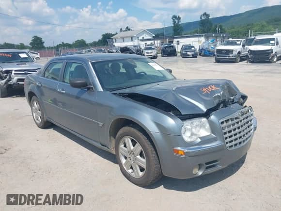 2006 Chrysler 300 C with VIN 2C3KK63H56H426461, listed as a IAAI auction lot 42602537 with 135,078 mi miles and . Bid and sale history available at DreamBid. Image 1.