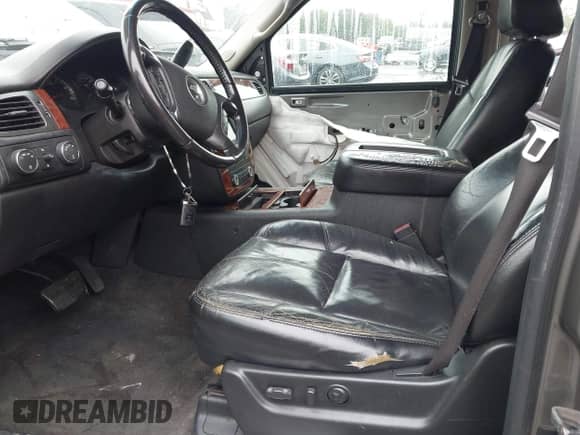 2007 Chevrolet Tahoe LT с VIN 1GNFK13017J332403, выставлен на аукционе IAAI как лот 43009044 с пробегом 226 856 миль миль и . История ставок и продаж доступна на DreamBid. Изображение 5.