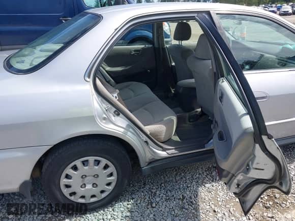 2002 Honda Accord VP with VIN 1HGCF86642A173265, listed as a IAAI auction lot 43033315 with 187,894 mi miles and . Bid and sale history available at DreamBid. Image 8.