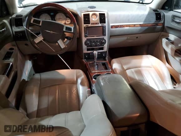 2010 Chrysler 300 C с VIN 2C3CK6CT9AH113804, выставлен на аукционе Copart как лот 69783475 с пробегом 109 874 миль миль и Чистый • Clean title. История ставок и продаж доступна на DreamBid. Изображение 8.