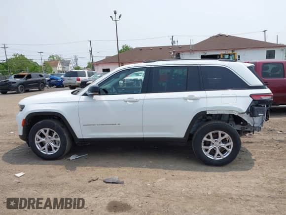 2022 Jeep Grand Cherokee Limited z VIN 1C4RJHBG1N8595107, wystawiony jako IAAI lot #42416656 z przebiegiem 33 574 mil mil oraz . Historia ofert i sprzedaży dostępna na DreamBid. Obrazek 14.
