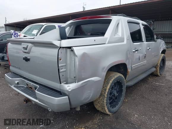 2011 Chevrolet Avalanche LT с VIN 3GNTKFE39BG212642, выставлен на аукционе IAAI как лот 41951335 с пробегом 221 950 миль миль и . История ставок и продаж доступна на DreamBid. Изображение 4.