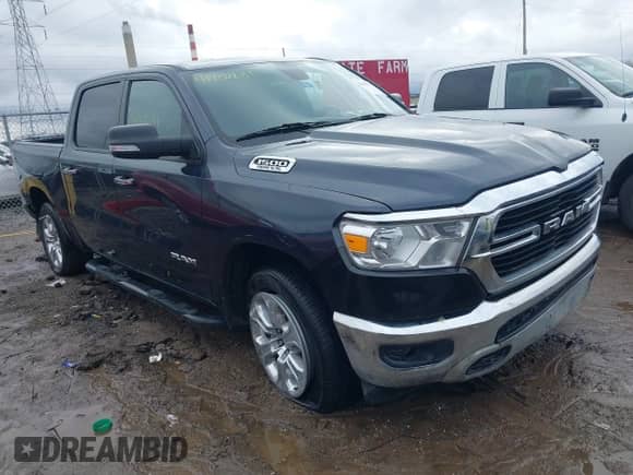 2020 Ram 1500 Big Horn z VIN 1C6RREFT1LN344785, wystawiony jako IAAI lot #41452131 z przebiegiem 137 885 mil mil oraz . Historia ofert i sprzedaży dostępna na DreamBid. Obrazek 1.