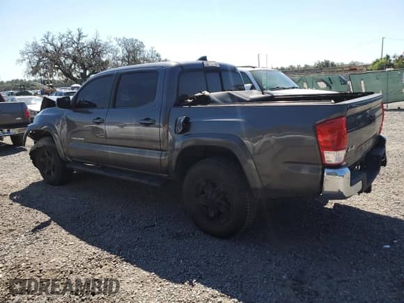 2017 Toyota Tacoma SR5 z VIN 5TFCZ5AN9HX079021, wystawiony jako Copart lot #81540915 z przebiegiem 207 109 mil mil oraz Szkoda całkowita • Salvage title. Historia ofert i sprzedaży dostępna na DreamBid. Obrazek 2.