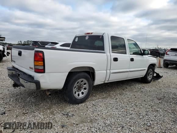 2006 GMC Sierra 1500 SLE2 with VIN 2GTEC13T761136390, listed as a Copart auction lot 85694404 with 357,349 mi miles and Salvage title. Bid and sale history available at DreamBid. Image 3.