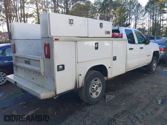 2019 Chevrolet Silverado 2500HD z VIN 2GB2KREG7K1219823, wystawiony jako IAAI lot #41363048 z przebiegiem 256 734 mil mil oraz . Historia ofert i sprzedaży dostępna na DreamBid. Obrazek 4.