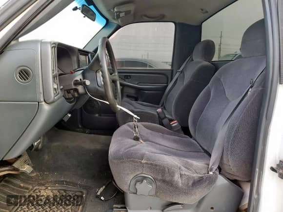 2000 GMC Sierra 1500 SL z VIN 1GTEC14W2YZ188366, wystawiony jako Copart lot #66640225 z przebiegiem 252 007 mil mil oraz Szkoda całkowita • Salvage title. Historia ofert i sprzedaży dostępna na DreamBid. Obrazek 7.