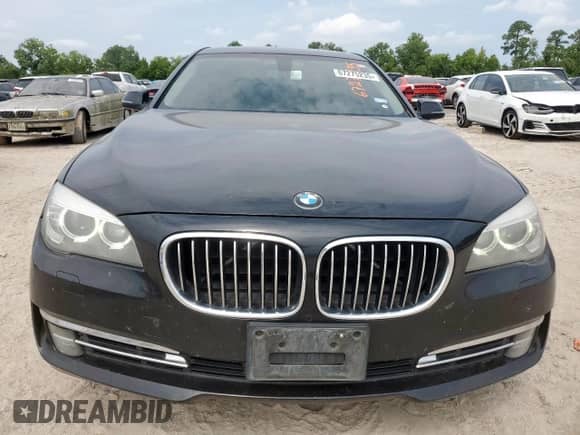 2013 BMW 7 Series 740Li with VIN WBAYE4C54DD137442, listed as a Copart auction lot 67275235 with 145,937 mi miles and Clean title. Bid and sale history available at DreamBid. Image 5.