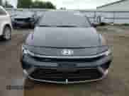 2025 Hyundai Elantra N Line z VIN KMHLR4DF1SU916637, wystawiony jako Copart lot #69233515 z przebiegiem 21 702 mil mil oraz Czysty tytuł • Clean title. Historia ofert i sprzedaży dostępna na DreamBid. Obrazek 5.