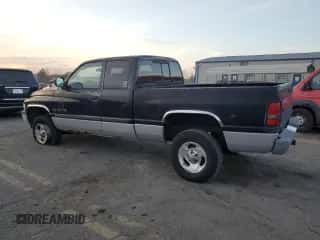 1999 Dodge 1500 с VIN 3B7HF12Y2XG217288, выставлен на аукционе Copart как лот 79251774 с пробегом 135 893 миль миль и Чистый • Clean title. История ставок и продаж доступна на DreamBid. Изображение 2.