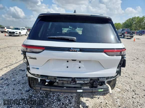 2023 Jeep Grand Cherokee with VIN 1C4RJYB63PC587579, listed as a Copart auction lot 61411895 with 29,021 mi miles and Clean title. Bid and sale history available at DreamBid. Image 6.