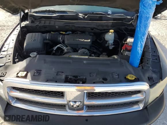 2010 Dodge 1500 ST z VIN 1D7RB1GP1AS138281, wystawiony jako Copart lot #84077744 z przebiegiem 195 272 mil mil oraz Czysty tytuł • Clean title. Historia ofert i sprzedaży dostępna na DreamBid. Obrazek 11.