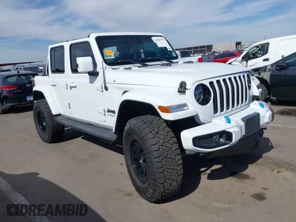 2021 Jeep Wrangler Unlimited Sahara z VIN 1C4JJXP63MW716690, wystawiony jako IAAI lot #42087879 z przebiegiem 40 889 mil mil oraz . Historia ofert i sprzedaży dostępna na DreamBid. Obrazek 1.