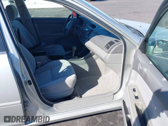 2004 Toyota Camry LE с VIN 4T1BE32K84U887013, выставлен на аукционе IAAI как лот 43534883 с пробегом 174 256 миль миль и . История ставок и продаж доступна на DreamBid. Изображение 5.