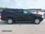 2011 Chevrolet Suburban LT z VIN 1GNSKJE36BR102923, wystawiony jako IAAI lot #42389021 z przebiegiem 213 931 mil mil oraz . Historia ofert i sprzedaży dostępna na DreamBid. Obrazek 13.