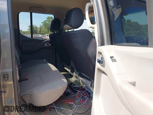 2006 Nissan Frontier SE с VIN 1N6AD07U96C416196, выставлен на аукционе IAAI как лот 42267679 с пробегом 180 947 миль миль и . История ставок и продаж доступна на DreamBid. Изображение 8.
