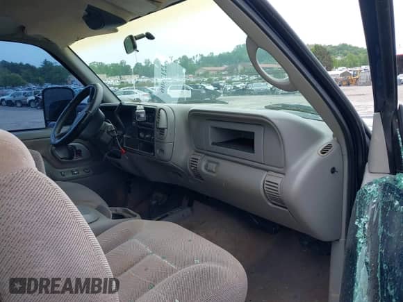 1998 Chevrolet Silverado 2500 с VIN 1GCGK29R6WE179646, выставлен на аукционе IAAI как лот 42213506 с пробегом 207 825 миль миль и . История ставок и продаж доступна на DreamBid. Изображение 5.