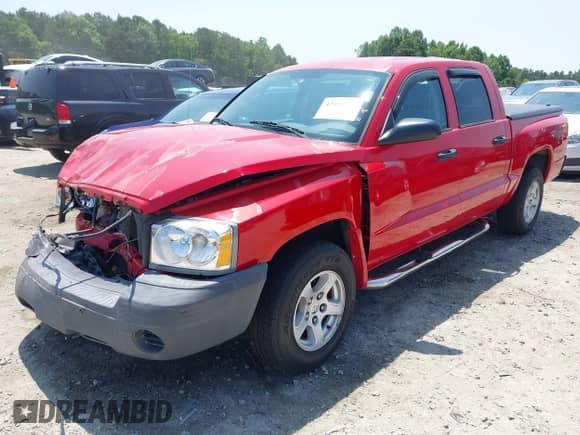 2007 Dodge Dakota z VIN 1D7HE28P07S227355, wystawiony jako IAAI lot #42414488 z przebiegiem 108 925 mil mil oraz . Historia ofert i sprzedaży dostępna na DreamBid. Obrazek 2.