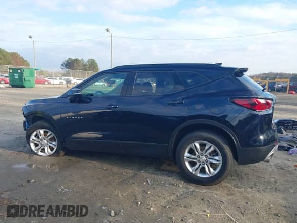 2020 Chevrolet Blazer LT с VIN 3GNKBCR42LS691109, выставлен на аукционе IAAI как лот 41045248 с пробегом 62 092 миль миль и . История ставок и продаж доступна на DreamBid. Изображение 15.