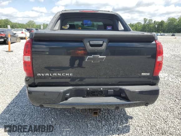 2009 Chevrolet Avalanche LTZ z VIN 3GNFK32059G143111, wystawiony jako Copart lot #63512535 z przebiegiem 223 260 mil mil oraz Czysty tytuł • Clean title. Historia ofert i sprzedaży dostępna na DreamBid. Obrazek 6.