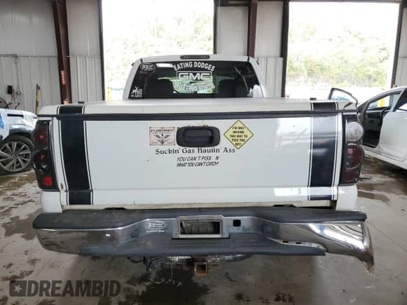 2005 GMC Sierra 1500 SLE z VIN 1GTEK19Z25Z266873, wystawiony jako Copart lot #81870355 z przebiegiem 148 483 mil mil oraz Szkoda całkowita • Salvage title. Historia ofert i sprzedaży dostępna na DreamBid. Obrazek 6.