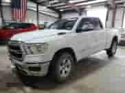 2022 Ram 1500 Lone Star z VIN 1C6RREBT3NN124878, wystawiony jako Copart lot #51760095 z przebiegiem 51 988 mil mil oraz Szkoda całkowita • Salvage title. Historia ofert i sprzedaży dostępna na DreamBid. Obrazek 1.