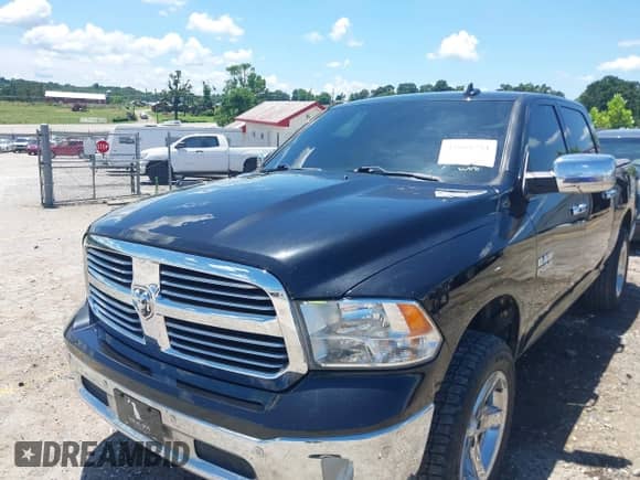 2017 Ram 1500 Big Horn z VIN 3C6RR7LT8HG633257, wystawiony jako IAAI lot #42668754 z przebiegiem 145 490 mil mil oraz . Historia ofert i sprzedaży dostępna na DreamBid. Obrazek 6.