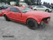 2005 Ford Mustang Deluxe z VIN 1ZVFT80N455214248, wystawiony jako Copart lot #86655245 z przebiegiem 98 540 mil mil oraz Szkoda całkowita • Salvage title. Historia ofert i sprzedaży dostępna na DreamBid. Obrazek 4.