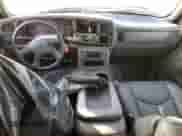 2006 Chevrolet Silverado 3500 DRW Wrk Trk z VIN 1GCJK33276F138041, wystawiony jako Copart lot #88272865 z przebiegiem 139 985 mil mil oraz Szkoda całkowita • Salvage title. Historia ofert i sprzedaży dostępna na DreamBid. Obrazek 8.