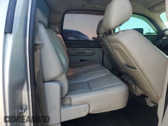 2011 Chevrolet Silverado 2500HD LT с VIN 1GC1KXC81BF182896, выставлен на аукционе Copart как лот 66132915 с пробегом 170 957 миль миль и Списание • Salvage title. История ставок и продаж доступна на DreamBid. Изображение 10.