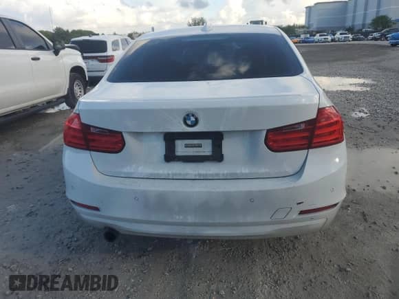 2015 BMW 3 Series 320i с VIN WBA3B1G57FNT63113, выставлен на аукционе Copart как лот 85161765 с пробегом 96 645 миль миль и Списание • Salvage title. История ставок и продаж доступна на DreamBid. Изображение 6.