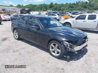 2015 BMW 3 Series 328i с VIN WBA3A5C5XFF608965, выставлен на аукционе IAAI как лот 42815295 с пробегом 71 411 миль миль и . История ставок и продаж доступна на DreamBid. Изображение 1.