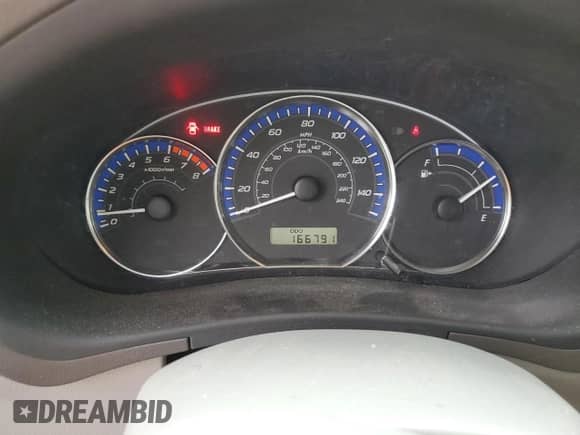 2010 Subaru Forester X z VIN JF2SH6AC8AG747059, wystawiony jako Copart lot #55930825 z przebiegiem 166 791 mil mil oraz Szkoda całkowita • Salvage title. Historia ofert i sprzedaży dostępna na DreamBid. Obrazek 9.