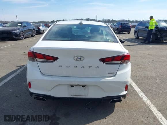 2018 Hyundai Sonata Limited с VIN 5NPE34AF5JH716100, выставлен на аукционе IAAI как лот 41649547 с пробегом 76 722 миль миль и . История ставок и продаж доступна на DreamBid. Изображение 16.