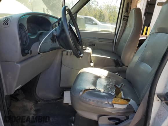 2000 Ford Econoline Cargo with VIN 1FTRE14L2YHB70344, listed as a Copart auction lot 87704865 with 179,233 mi miles and Non repairable. Bid and sale history available at DreamBid. Image 7.