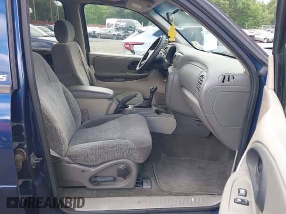 2002 Chevrolet TrailBlazer LT with VIN 1GNDT13S622379905, listed as a IAAI auction lot 42680362 with 90,482 mi miles and . Bid and sale history available at DreamBid. Image 5.
