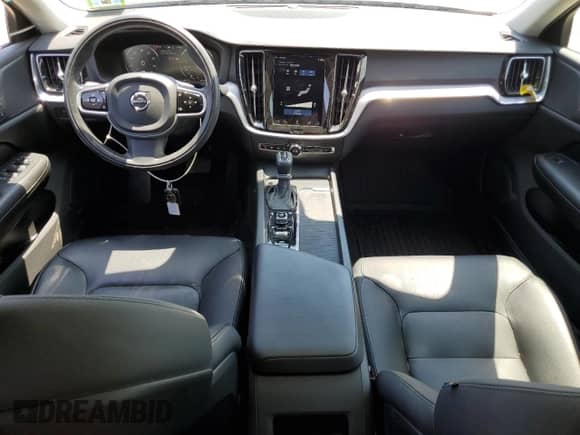 2020 Volvo S60 Momentum z VIN 7JR102FK2LG064613, wystawiony jako Copart lot #62116935 z przebiegiem 44 845 mil mil oraz Szkoda całkowita • Salvage title. Historia ofert i sprzedaży dostępna na DreamBid. Obrazek 8.