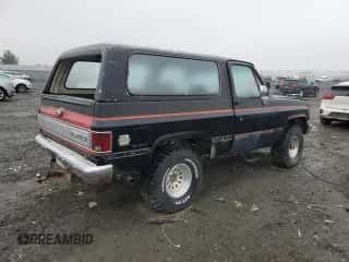 1983 Chevrolet Blazer с VIN 1G8EK18C9DF125547, выставлен на аукционе Copart как лот 83035444 с пробегом 91 803 миль миль и Списание • Salvage title. История ставок и продаж доступна на DreamBid. Изображение 3.