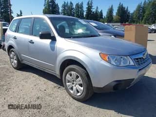 2013 Subaru Forester X z VIN JF2SHAACXDG407600, wystawiony jako IAAI lot #43040639 z przebiegiem 145 204 mil mil oraz . Historia ofert i sprzedaży dostępna na DreamBid. Obrazek 1.