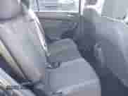 2018 Volkswagen Tiguan S с VIN 3VV1B7AX1JM091928, выставлен на аукционе IAAI как лот 42283454 с пробегом 53 650 миль миль и . История ставок и продаж доступна на DreamBid. Изображение 8.