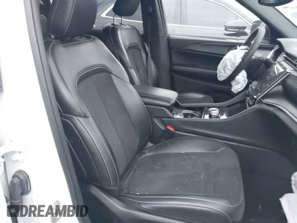 2023 Jeep Grand Cherokee Altitude with VIN 1C4RJKAG5P8872715, listed as a IAAI auction lot 41118532 with 27,782 mi miles and . Bid and sale history available at DreamBid. Image 5.