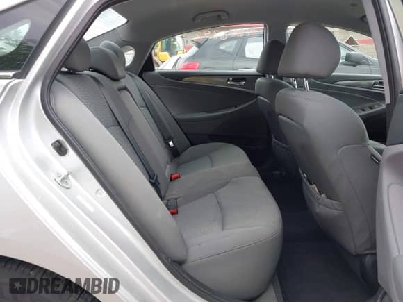 2015 Hyundai Sonata Limited z VIN KMHEC4A40FA119476, wystawiony jako IAAI lot #42656392 z przebiegiem 289 097 mil mil oraz . Historia ofert i sprzedaży dostępna na DreamBid. Obrazek 8.