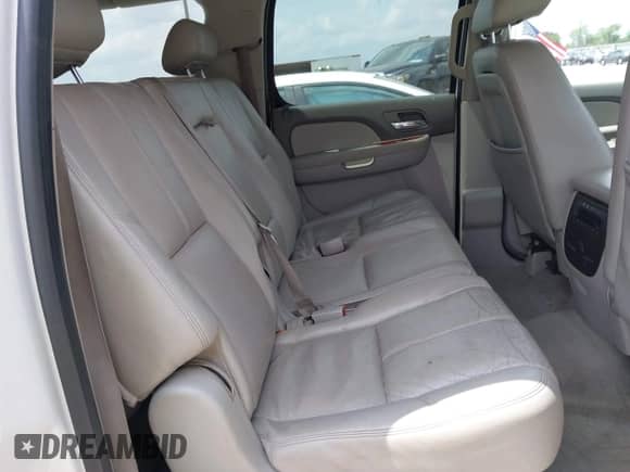 2010 Chevrolet Suburban LT с VIN 1GNUKJE31AR258553, выставлен на аукционе IAAI как лот 42134065 с пробегом 187 678 миль миль и . История ставок и продаж доступна на DreamBid. Изображение 8.