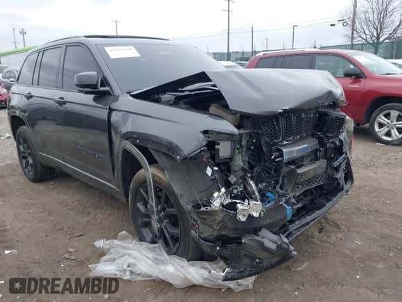 2024 Jeep Grand Cherokee z VIN 1C4RJYB6XR8955858, wystawiony jako IAAI lot #41724210 z przebiegiem Nie podano mil oraz . Historia ofert i sprzedaży dostępna na DreamBid. Obrazek 16.