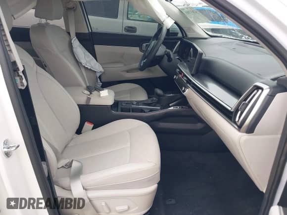 2025 Kia Sorento EX с VIN 5XYRH4JFXSG310180, выставлен на аукционе IAAI как лот 42637985 с пробегом 2 587 миль миль и . История ставок и продаж доступна на DreamBid. Изображение 5.