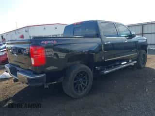 2017 Chevrolet Silverado 1500 LTZ z VIN 3GCUKSEJ7HG104372, wystawiony jako IAAI lot #43415917 z przebiegiem 124 298 mil mil oraz . Historia ofert i sprzedaży dostępna na DreamBid. Obrazek 4.