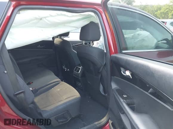 2019 Kia Sorento LX with VIN 5XYPG4A33KG543012, listed as a IAAI auction lot 42582408 with 80,334 mi miles and . Bid and sale history available at DreamBid. Image 8.