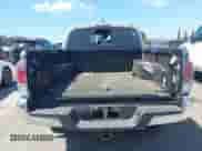 2023 Toyota Tacoma SR5 z VIN 3TMCZ5AN8PM589977, wystawiony jako IAAI lot #43145534 z przebiegiem Nie podano mil oraz . Historia ofert i sprzedaży dostępna na DreamBid. Obrazek 17.