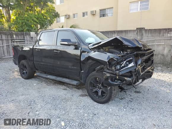 2020 Ram 1500 Big Horn z VIN 1C6RREFG2LN338139, wystawiony jako Copart lot #48244545 z przebiegiem 83 169 mil mil oraz Nie do naprawy • Non repairable. Historia ofert i sprzedaży dostępna na DreamBid. Obrazek 4.